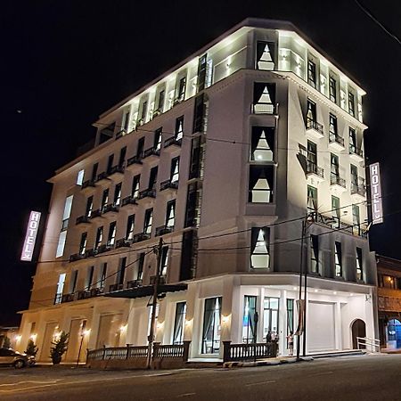 Vista Hotel Kampar Bagian luar foto